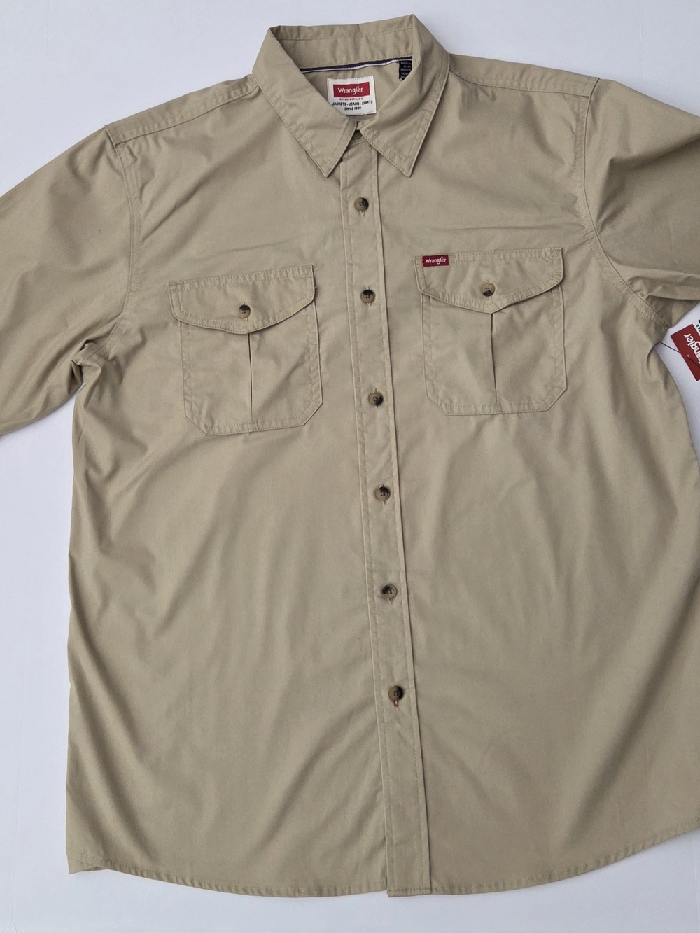 Wrangler Men’s Short-Sleeve Khaki Utility Shirt